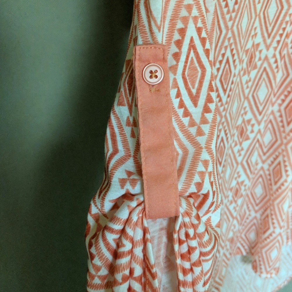 Geometric patterned tunic top - Picture 3 of 4